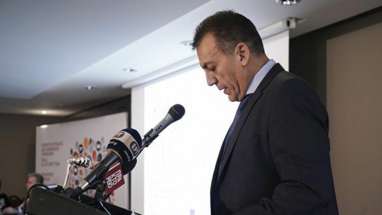 Βρούτσης για επίδομα €800: Πώς θα καταβληθούν τα χρήματα Βρούτσης για επίδομα €800: Πώς θα καταβληθούν τα χρήματα